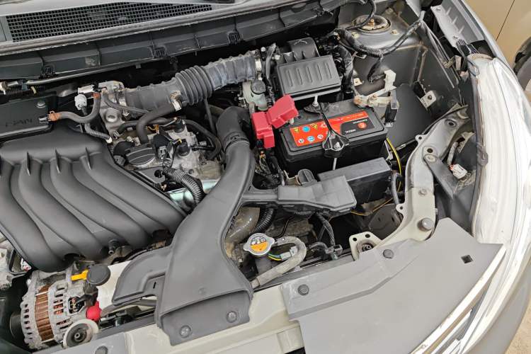 Used Nissan Livina 2015 1.6XE Manual Comfort Edition Engine Bay Left