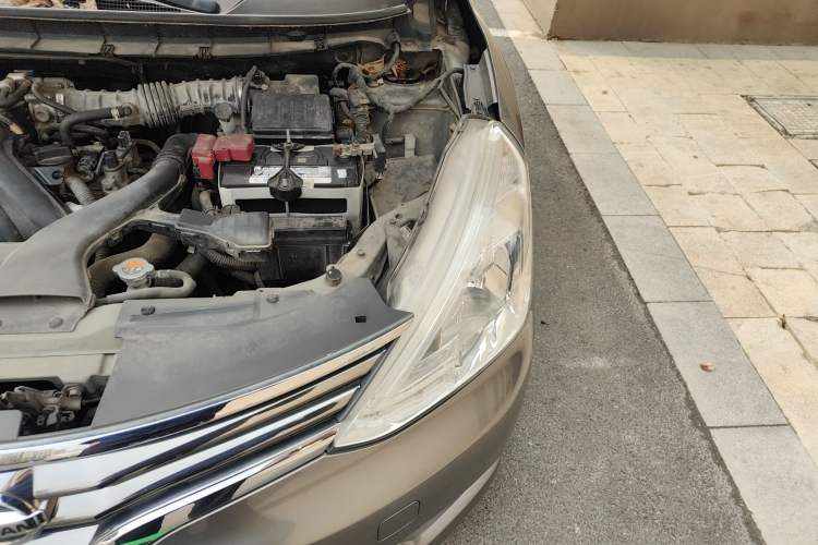 Used Nissan Livina 2015 1.6XE CVT Comfort Edition Engine Bay Left
