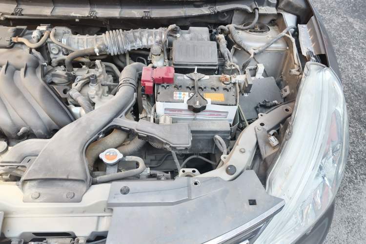 Used Nissan Livina 2015 1.6XE Manual Comfort Edition Engine Bay Left
