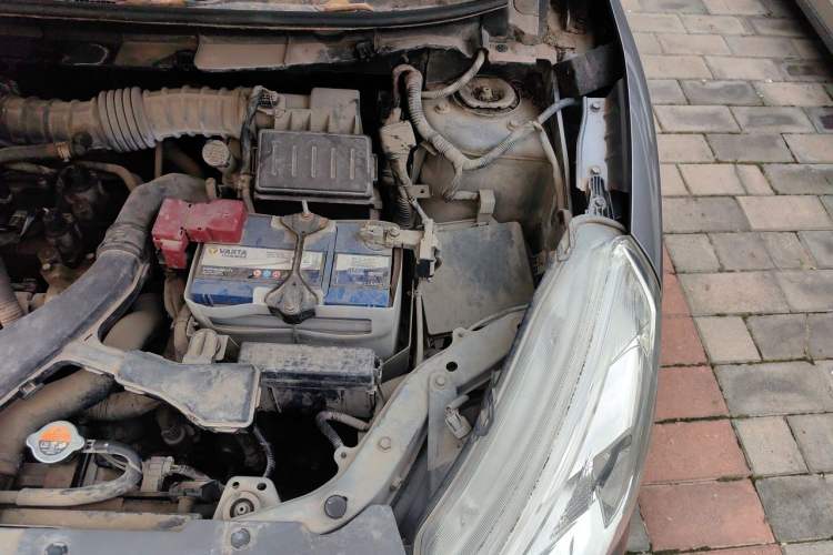 Used Nissan Livina 2015 1.6XE CVT Comfort Edition Engine Bay Left