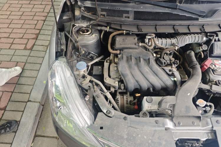 Used Nissan Livina 2015 1.6XE CVT Comfort Edition Engine Bay Right