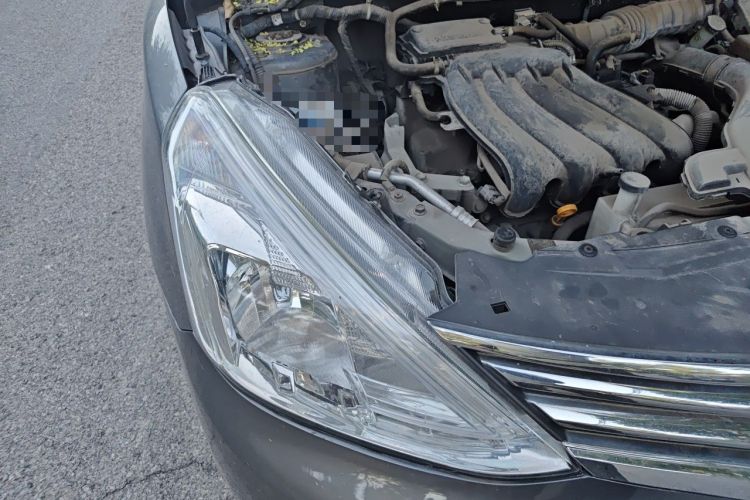 Used Nissan Livina 2015 1.6XE Manual Comfort Edition Engine Bay Right