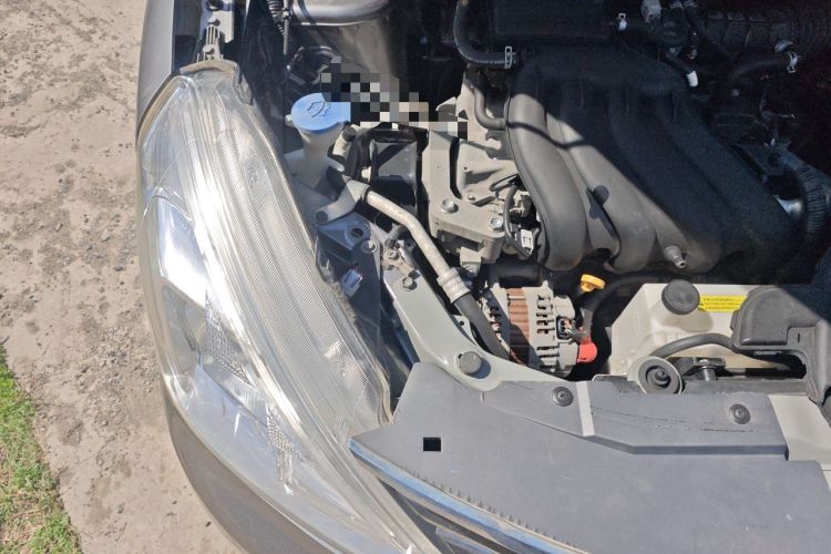 Used Nissan Livina 2015 1.6XE CVT Comfort Edition Engine Bay Right