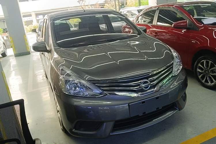 Used Nissan Livina 2015 1.6XE Manual Comfort Edition Exterior 1