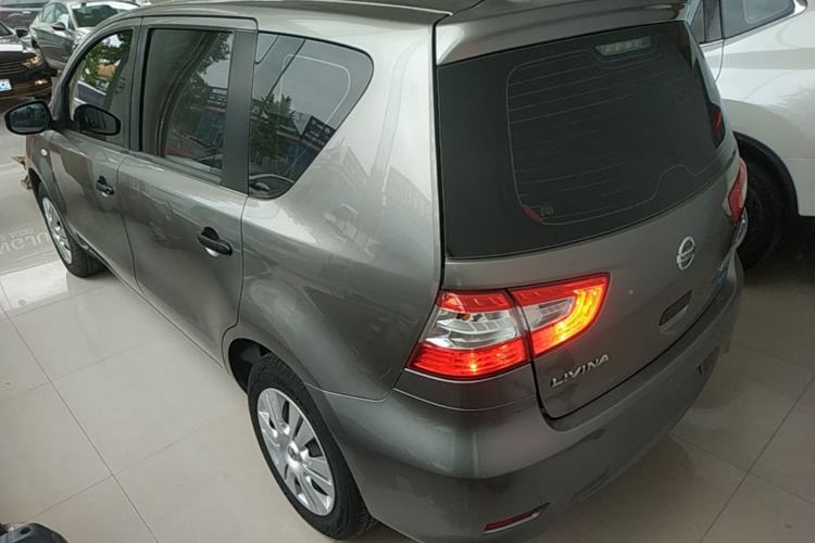 Used Nissan Livina 2015 1.6XE Manual Comfort Edition Exterior 2