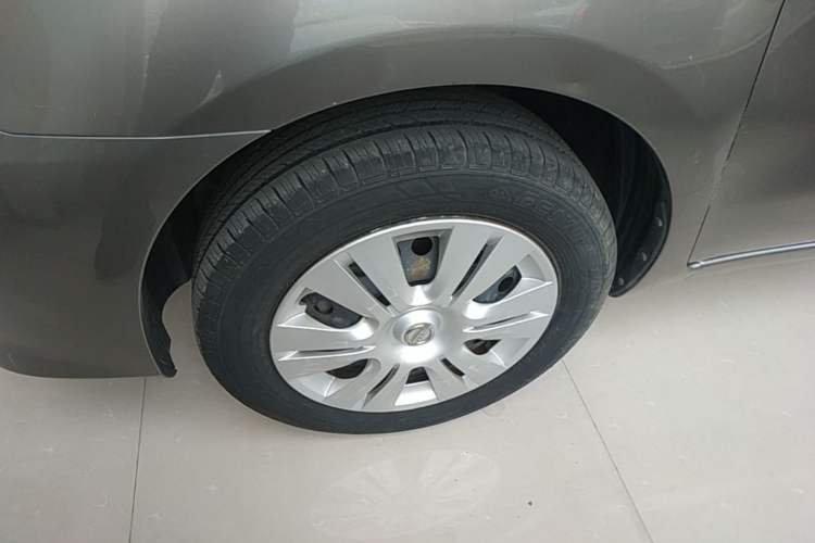 Used Nissan Livina 2015 1.6XE Manual Comfort Edition Exterior 4