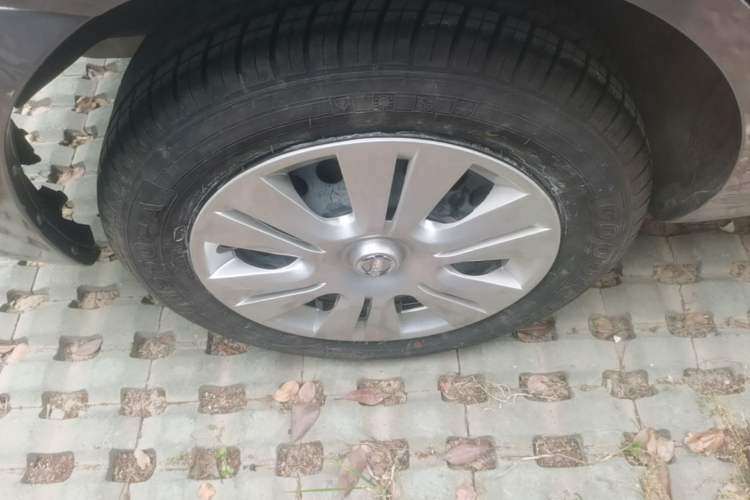 Used Nissan Livina 2015 1.6XE Manual Comfort Edition Exterior 5
