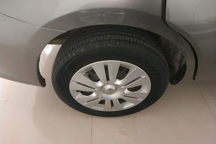 Used Nissan Livina 2015 1.6XE Manual Comfort Edition Exterior 5