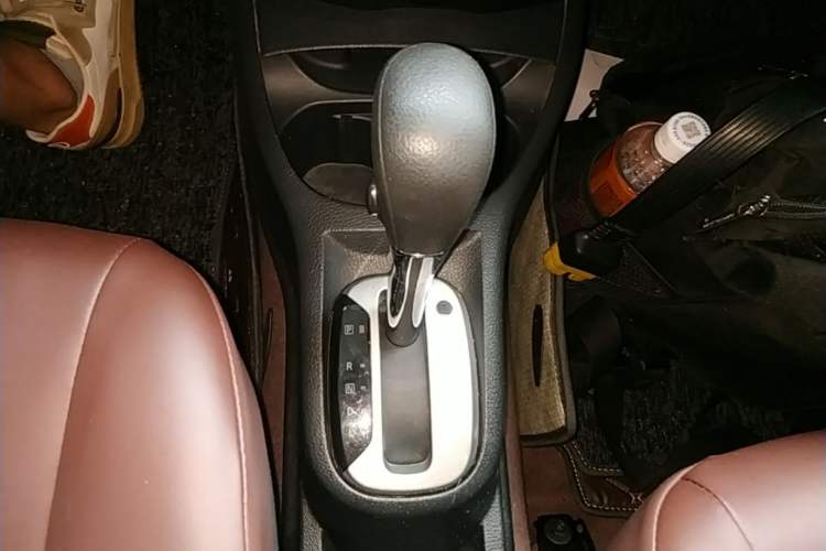 Used Nissan Livina 2015 Jinrui 1.6XV CVT Cool Cafe Edition Gear Lever
