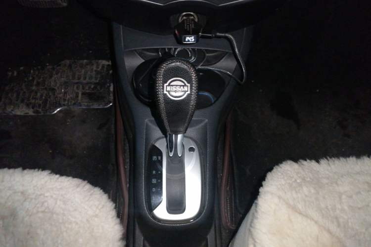 Used Nissan Livina 2015 1.6XE CVT Comfort Edition Gear Lever