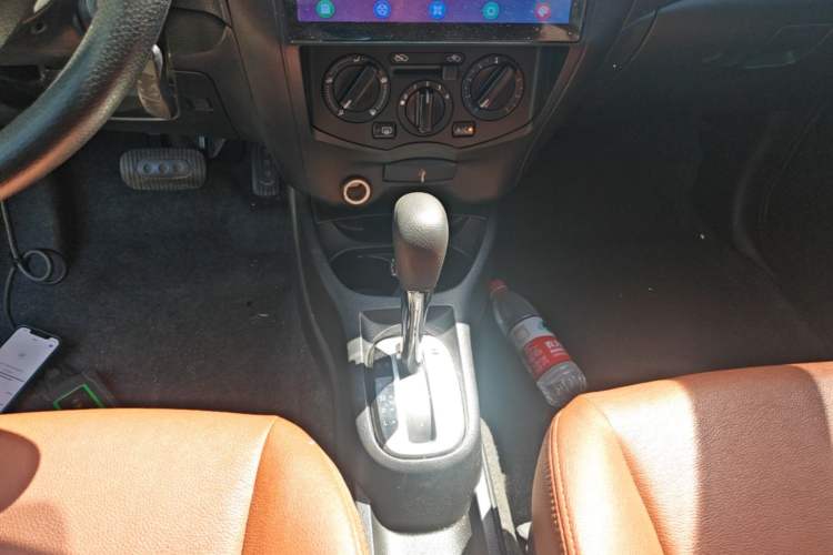 Used Nissan Livina 2015 1.6XE CVT Comfort Edition Gear Lever