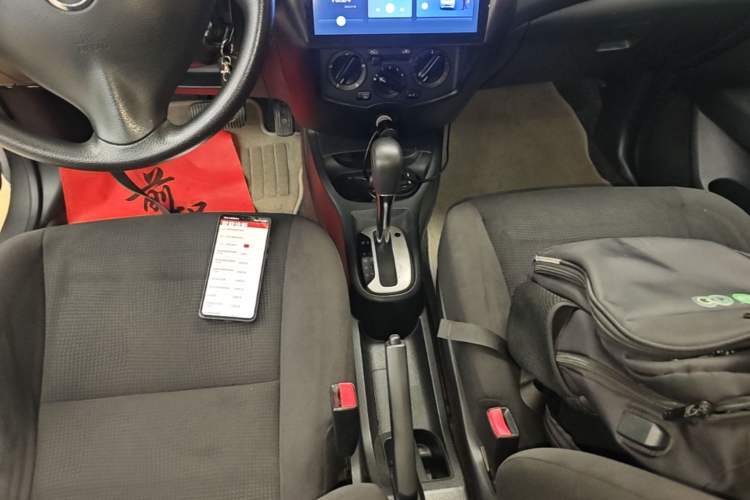 Used Nissan Livina 2015 1.6XE CVT Comfort Edition Gear Lever