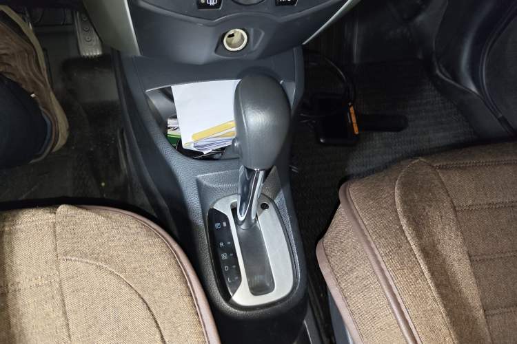 Used Nissan Livina 2015 1.6XE CVT Comfort Edition Gear Lever