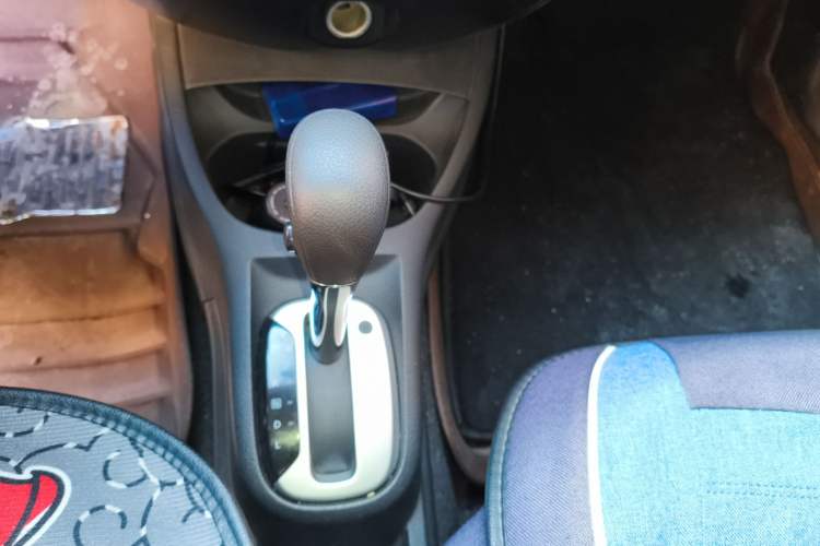 Used Nissan Livina 2015 1.6XE CVT Comfort Edition Gear Lever