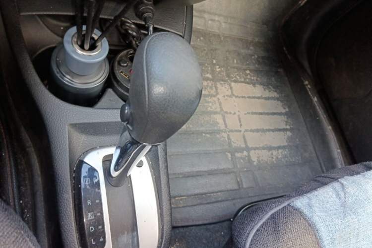 Used Nissan Livina 2015 1.6XE CVT Comfort Edition Gear Lever