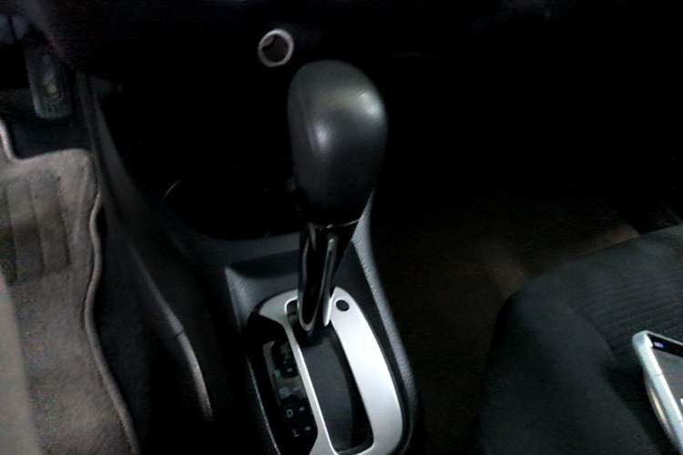Used Nissan Livina 2015 1.6XE CVT Comfort Edition Gear Lever