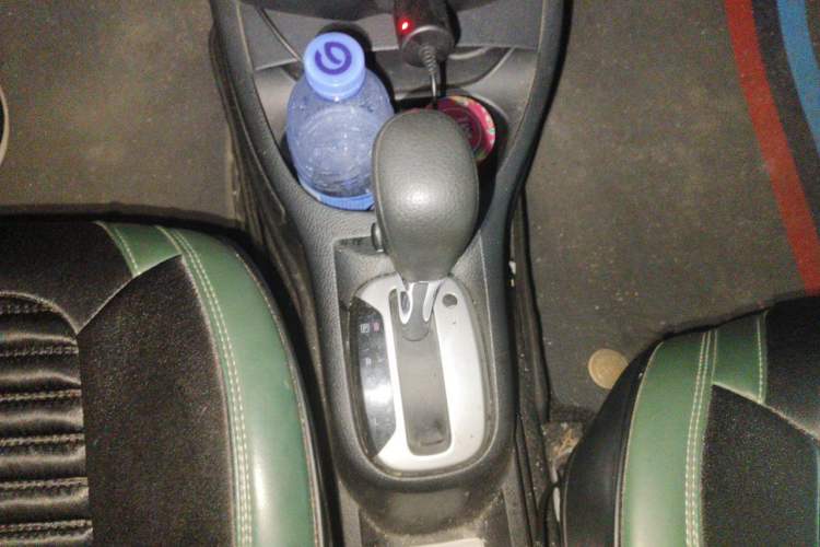 Used Nissan Livina 2015 1.6XE CVT Comfort Edition Gear Lever