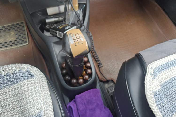 Used Nissan Livina 2015 1.6XE Manual Comfort Edition Gear Lever