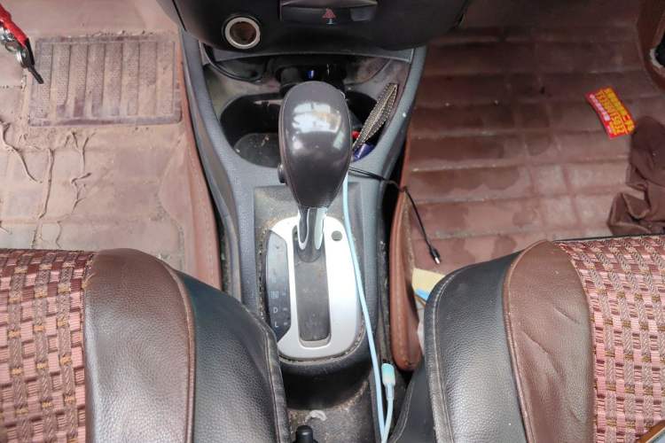 Used Nissan Livina 2015 1.6XE CVT Comfort Edition Gear Lever