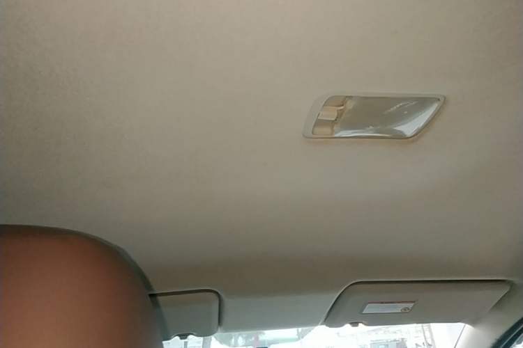 Used Nissan Livina 2015 Jinrui 1.6XV CVT Cool Cafe Edition Headliner