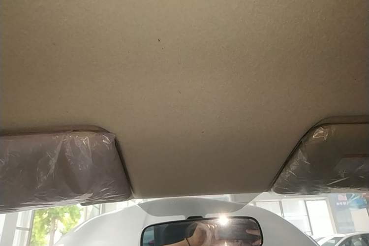Used Nissan Livina 2015 1.6XE Manual Comfort Edition Headliner