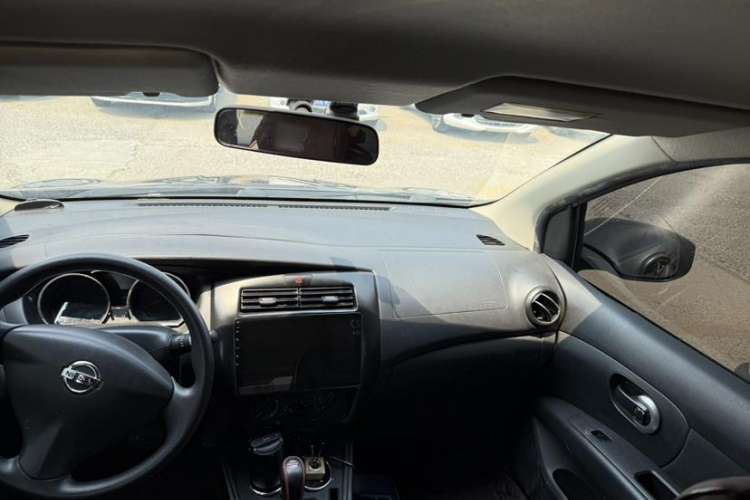 Used Nissan Livina 2015 1.6XE CVT Comfort Edition Interior 1