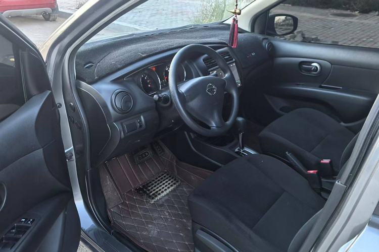 Used Nissan Livina 2015 1.6XE CVT Comfort Edition Interior 2