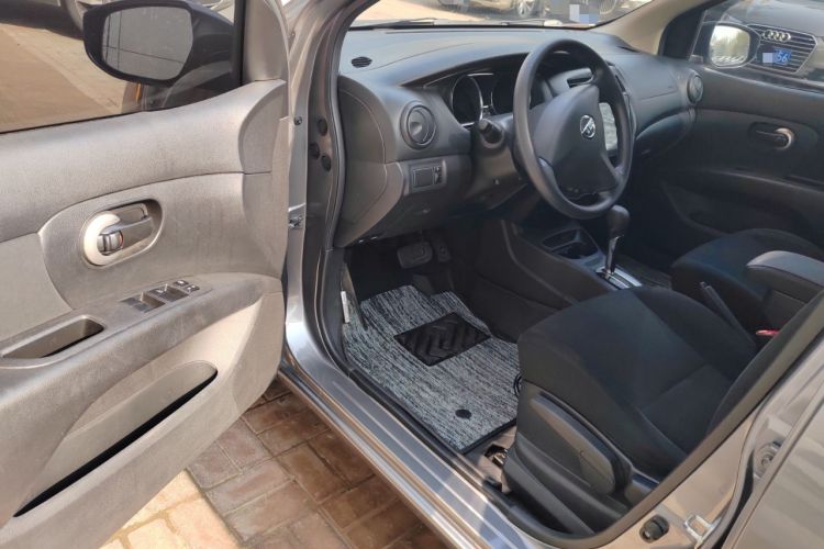 Used Nissan Livina 2015 1.6XE CVT Comfort Edition Interior 2