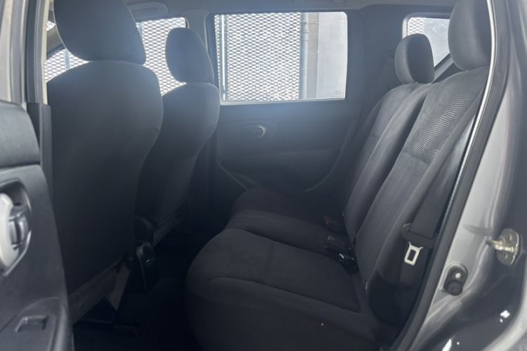 Used Nissan Livina 2015 1.6XE Manual Comfort Edition Interior 3