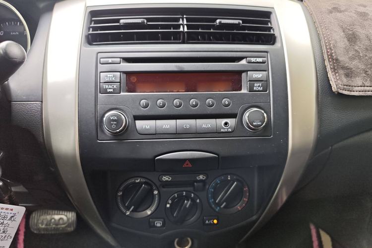 Used Nissan Livina 2015 1.6XE CVT Comfort Edition Interior 3