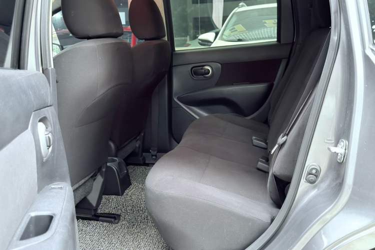 Used Nissan Livina 2015 1.6XE CVT Comfort Edition Interior 3