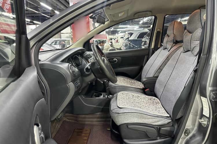 Used Nissan Livina 2015 1.6XE CVT Comfort Edition Interior 4