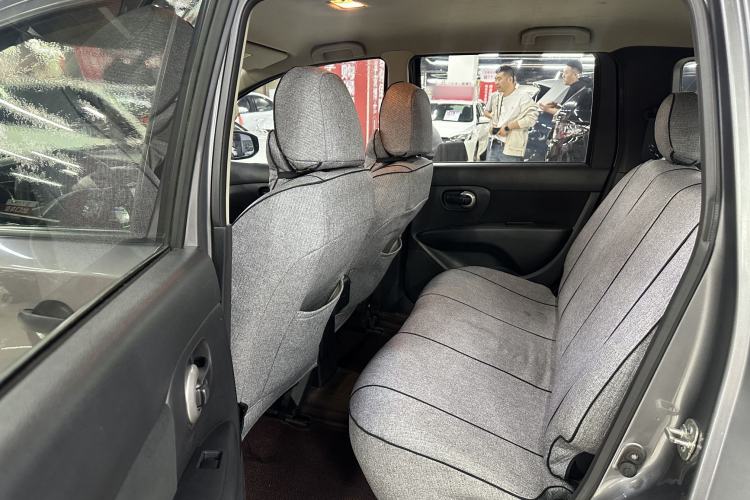 Used Nissan Livina 2015 1.6XE CVT Comfort Edition Interior 6