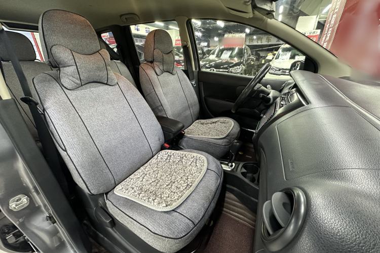 Used Nissan Livina 2015 1.6XE CVT Comfort Edition Interior 9