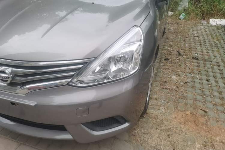 Used Nissan Livina 2015 1.6XE Manual Comfort Edition Left Front Headlight