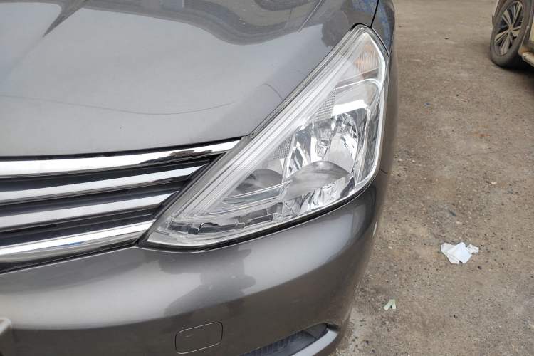 Used Nissan Livina 2015 1.6XE CVT Comfort Edition Left Front Headlight
