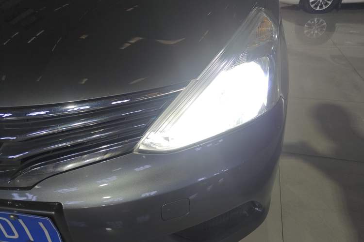 Used Nissan Livina 2015 1.6XE CVT Comfort Edition Left Front Headlight