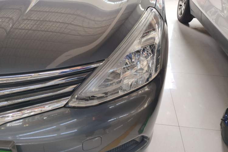 Used Nissan Livina 2015 1.6XE CVT Comfort Edition Left Front Headlight