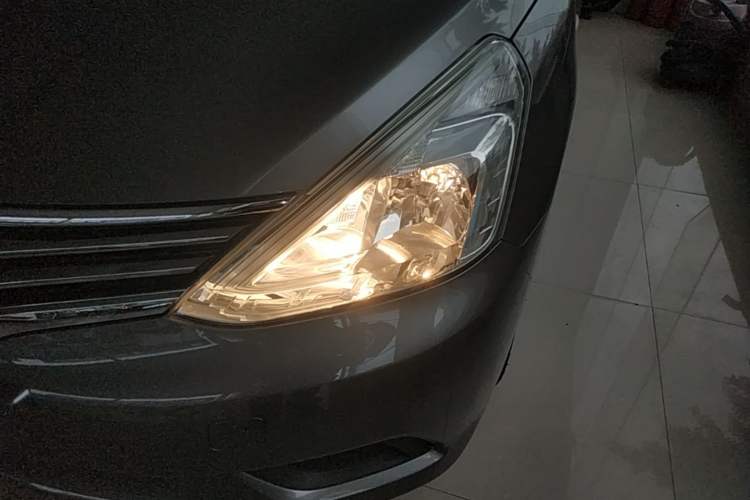 Used Nissan Livina 2015 1.6XE Manual Comfort Edition Left Front Headlight
