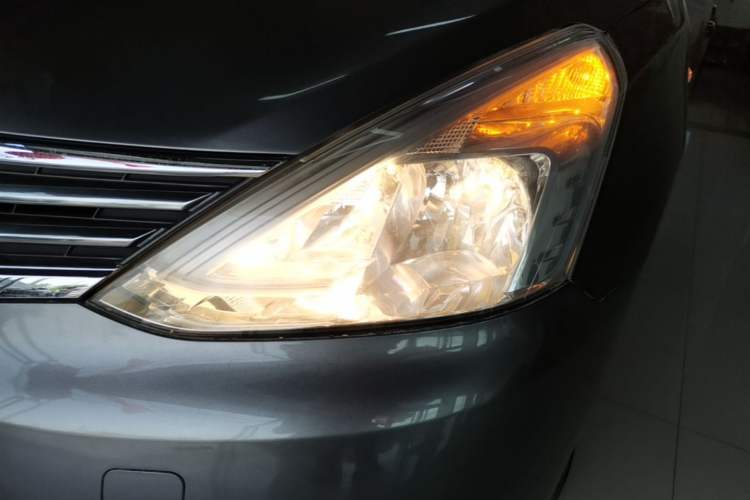 Used Nissan Livina 2015 1.6XE CVT Comfort Edition Left Front Headlight
