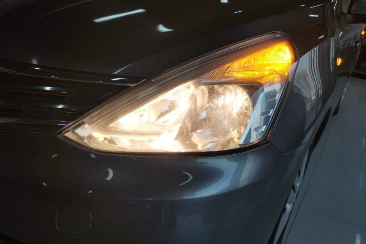 Used Nissan Livina 2015 1.6XE CVT Comfort Edition Left Front Headlight