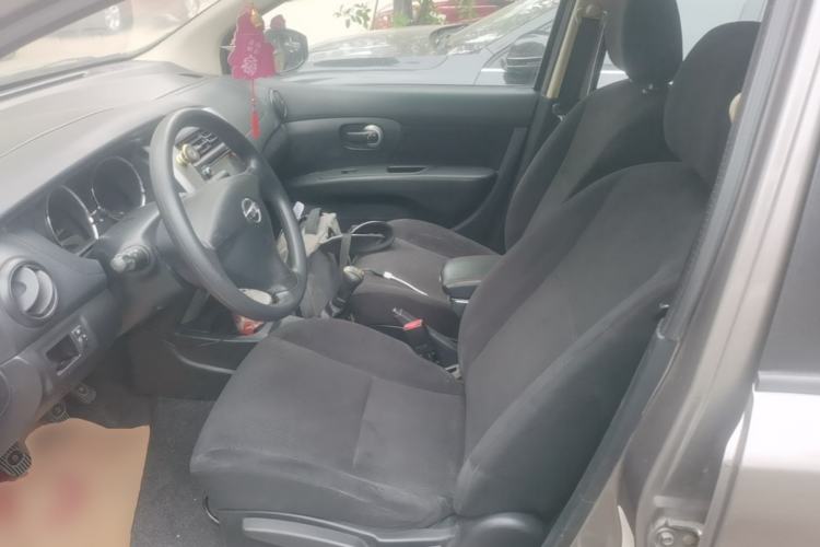Used Nissan Livina 2015 1.6XE Manual Comfort Edition Left Front Seat
