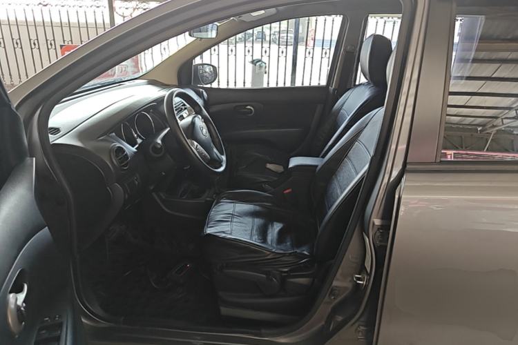Used Nissan Livina 2015 1.6XE CVT Comfort Edition Left Front Seat
