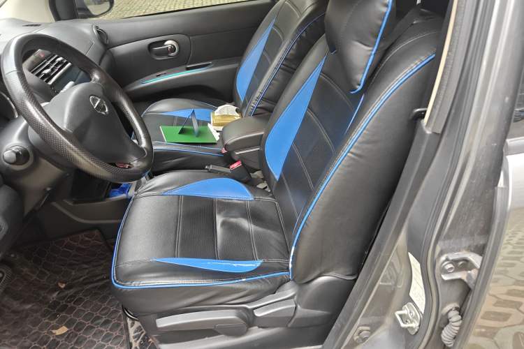 Used Nissan Livina 2015 1.6XE CVT Comfort Edition Left Front Seat