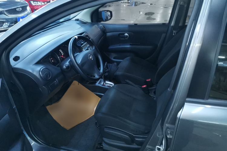 Used Nissan Livina 2015 1.6XE CVT Comfort Edition Left Front Seat