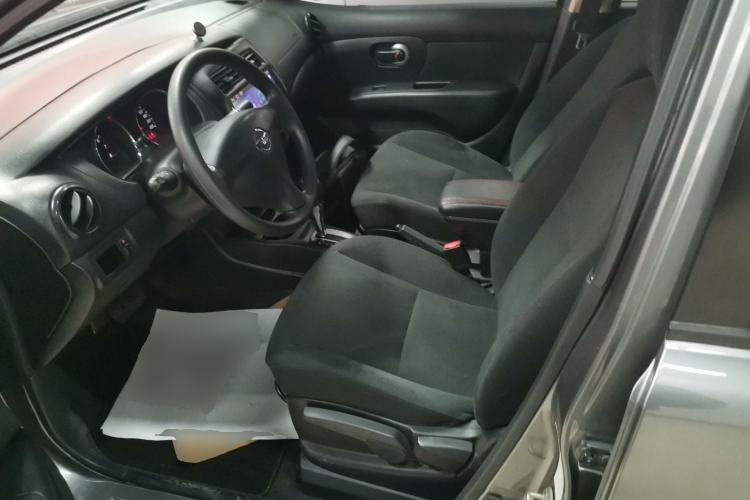 Used Nissan Livina 2015 1.6XE CVT Comfort Edition Left Front Seat