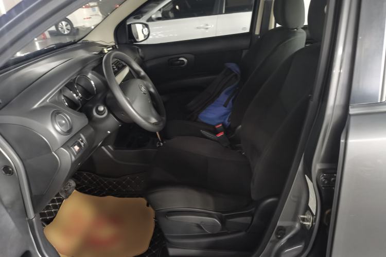 Used Nissan Livina 2015 1.6XE CVT Comfort Edition Left Front Seat