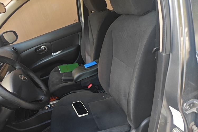 Used Nissan Livina 2015 1.6XE CVT Comfort Connect Edition Left Front Seat