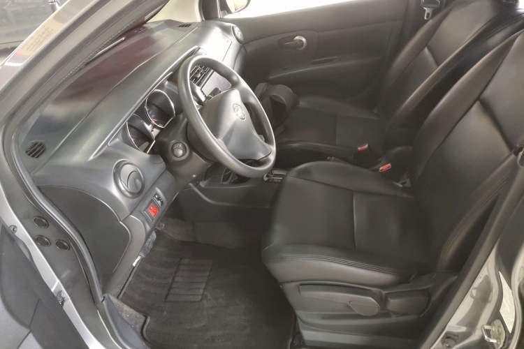 Used Nissan Livina 2015 1.6XE CVT Comfort Edition Left Front Seat