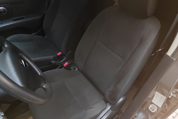 Used Nissan Livina 2015 1.6XE CVT Comfort Edition Left Front Seat